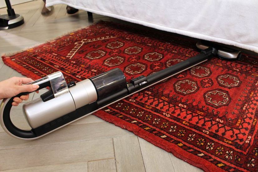 細かいところがより“ニクい”。三菱電機のコードレススティック掃除機