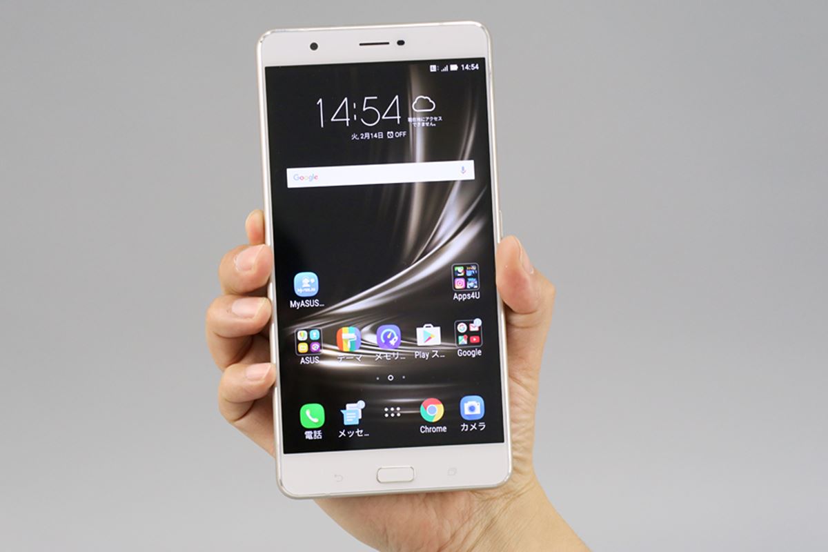 大は小を兼ねる？ 6.8型の大画面スマホ「ZenFone 3 Ultra」レビュー