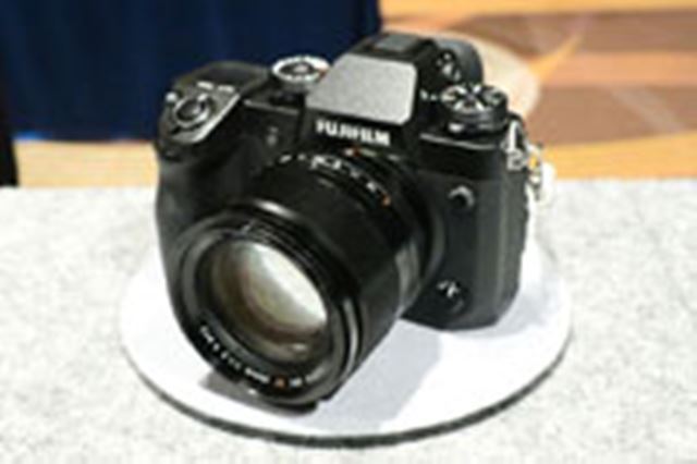 富士フイルム FUJIFILM X-H1 ボディ 価格比較 - 価格.com