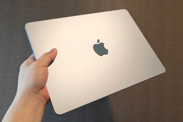 Apple MacBook Air 13.6インチ Liquid Retinaディスプレイ Early 2025