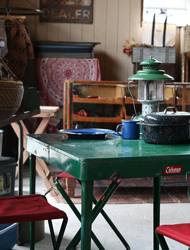 OLD COLEMAN 640 PICNIC TABLE SET - MATIN, VINTAGE OUTFITTERS