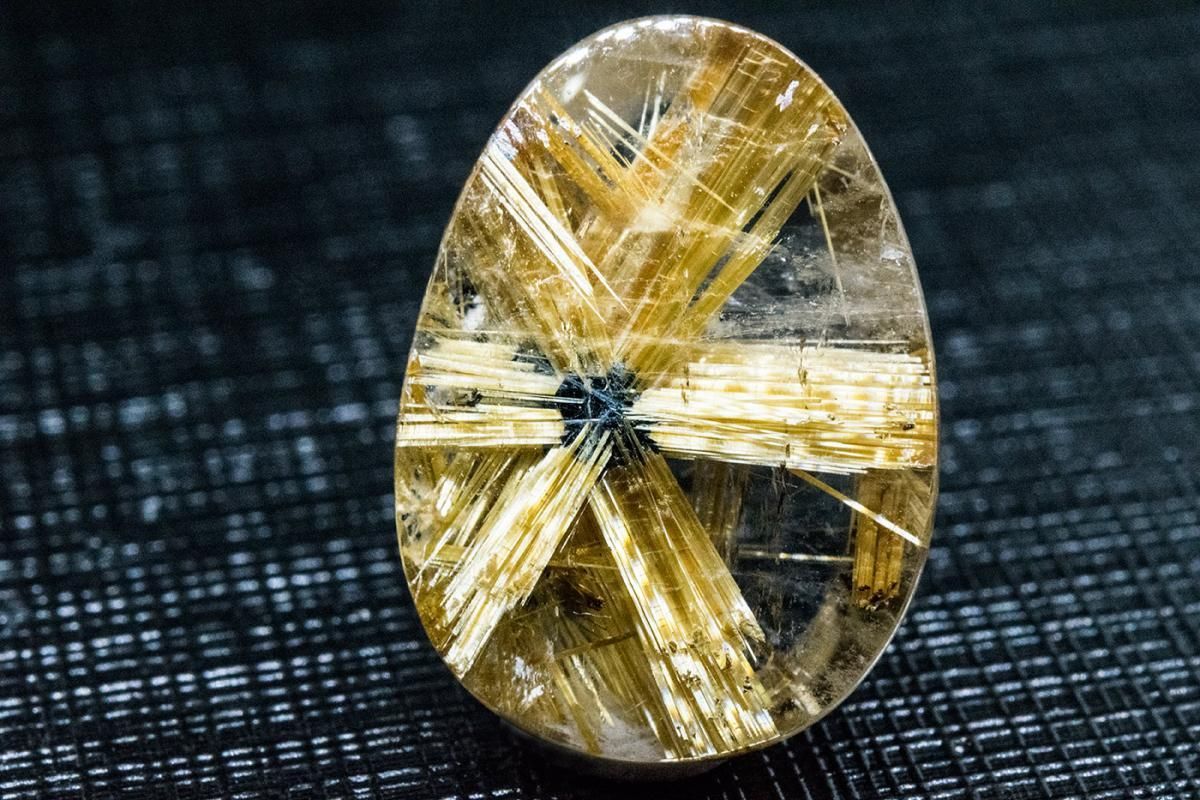 太陽ルチルクォーツ パワーストーン 通販 全国発送可能です！眞石や