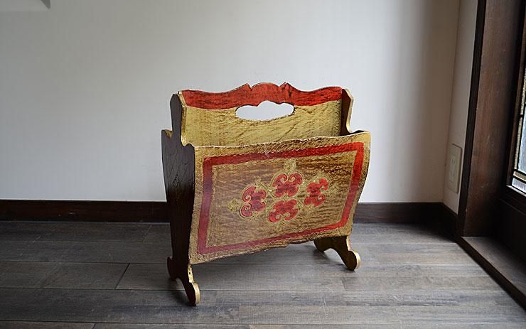 ITALY 型押し木製マガジンラック｜アンティーク家具・ヴィンテージ家具