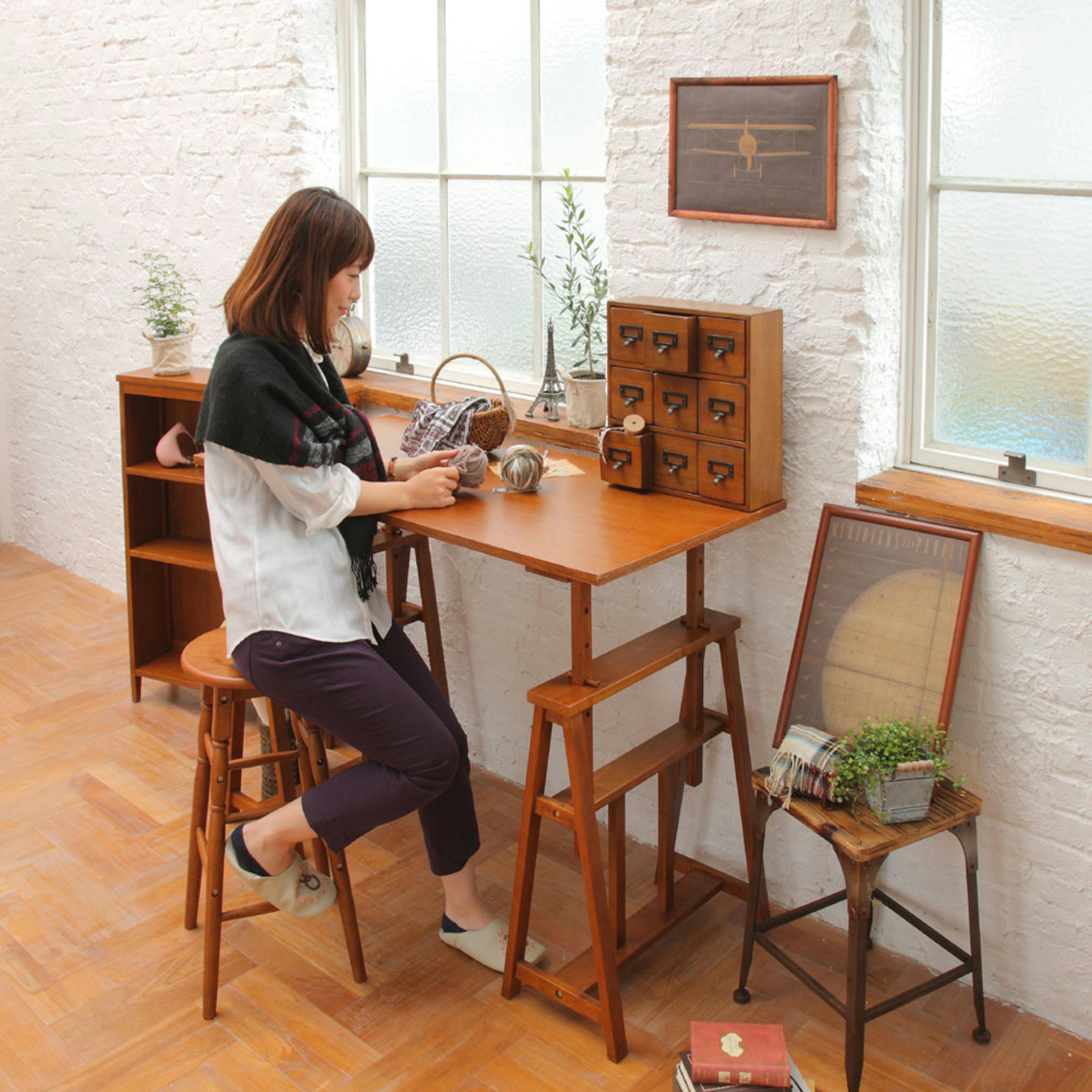 アンティーク調の高さ60cmのハイスツール hommage High Stool ブラウン