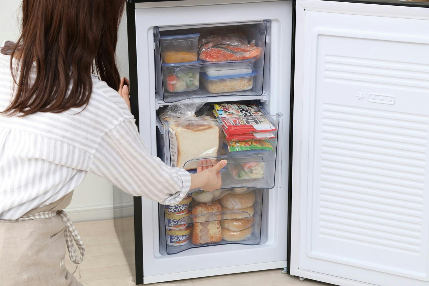 アイリスオーヤマ 前開き冷凍庫 60L ブラック 冷凍食品 ノンフロン