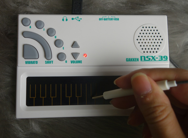 学研「歌うキーボード ポケット・ミク」こと”ポケミク”を試してみた