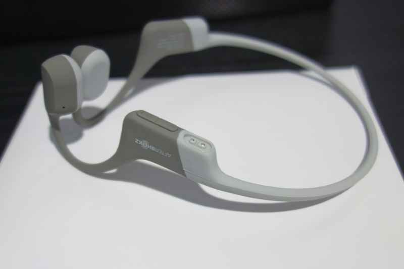 骨伝導ワイヤレスヘッドホン AfterShokz Aeropex - がとらぼ