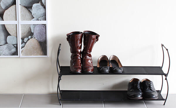 ロングブーツも置けるおしゃれなシューズラックで玄関を美しく - inzak