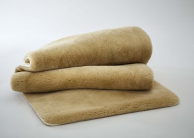 西川 ロイヤルシープトン ムートンシーツ（IJA4505511