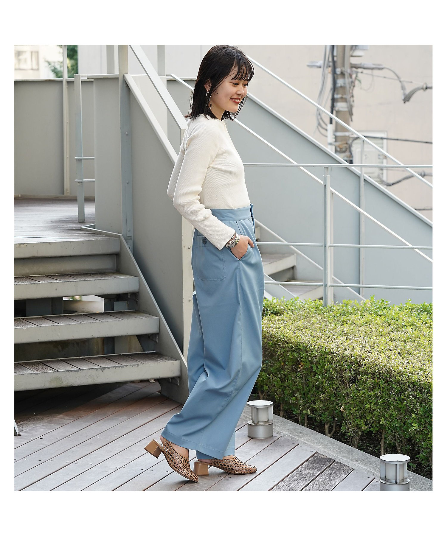 ポリエステルコットンカルゼ セミワイドパンツ | maison TOMORROWLAND