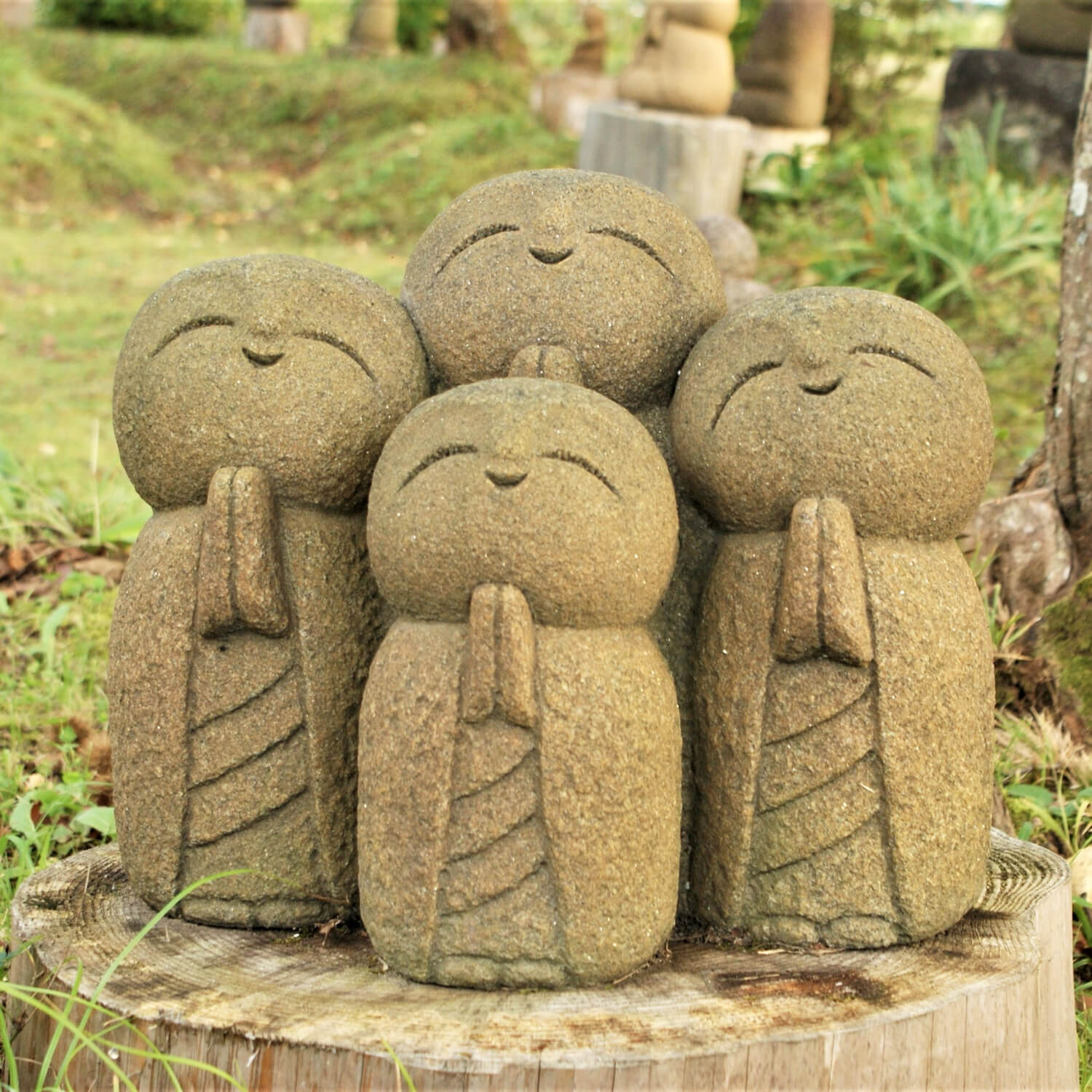 40．石んこ地蔵四人家族 – 石神彫刻工房-公式ウェブストア