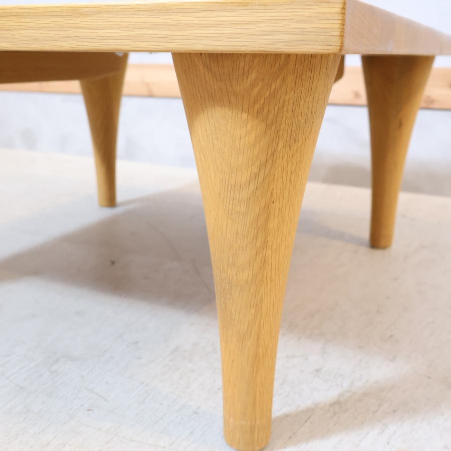 飛騨産業 キツツキ HIDA 森のことば オーク無垢材 節入り 正方形