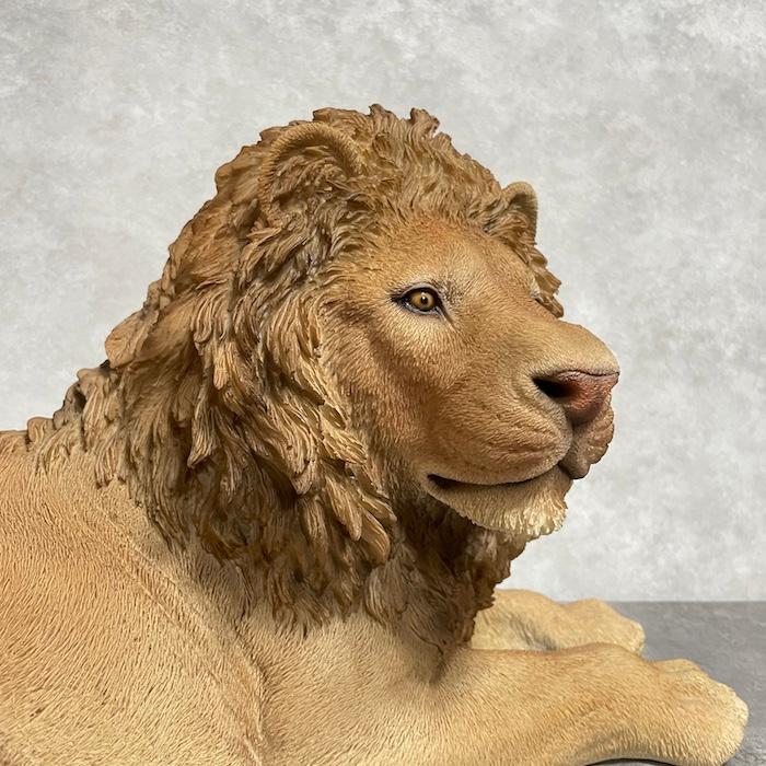 置物 動物 横たわるライオン 高さ25cm woobia おしゃれ 大きい 玄関