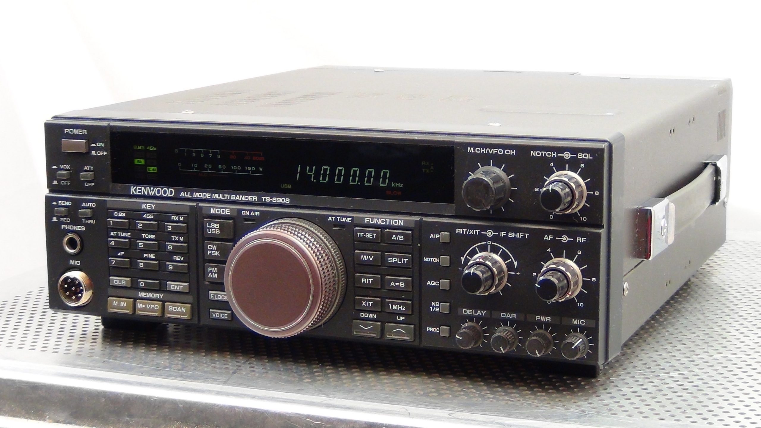 Kenwood TS-690SAT Transceiver – Jahnke Electronics