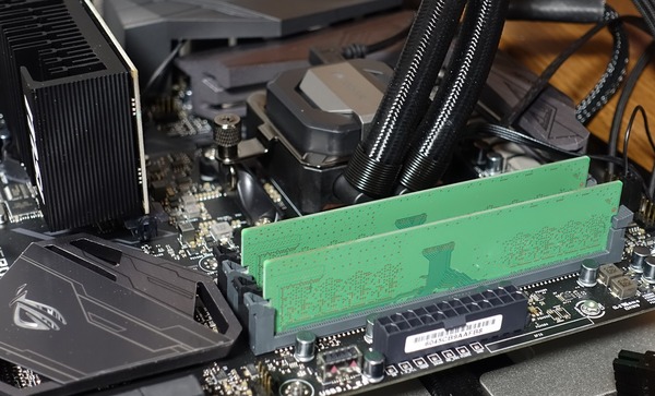 1枚7千円！ Ryzenと相性抜群な激安DDR4メモリ「Samsung M378A1K43BB2