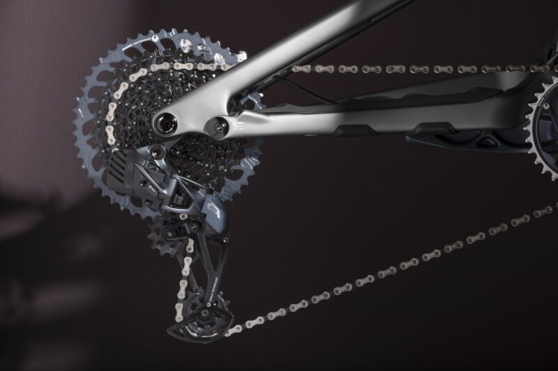 SRAM GX EAGLE AXSをリリース開始！