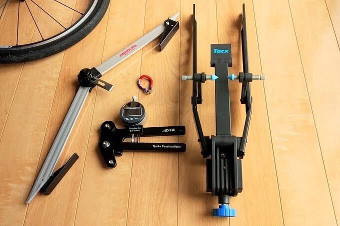 少しの振れくらい自分で取りたい！振れ取り工具一式を紹介します