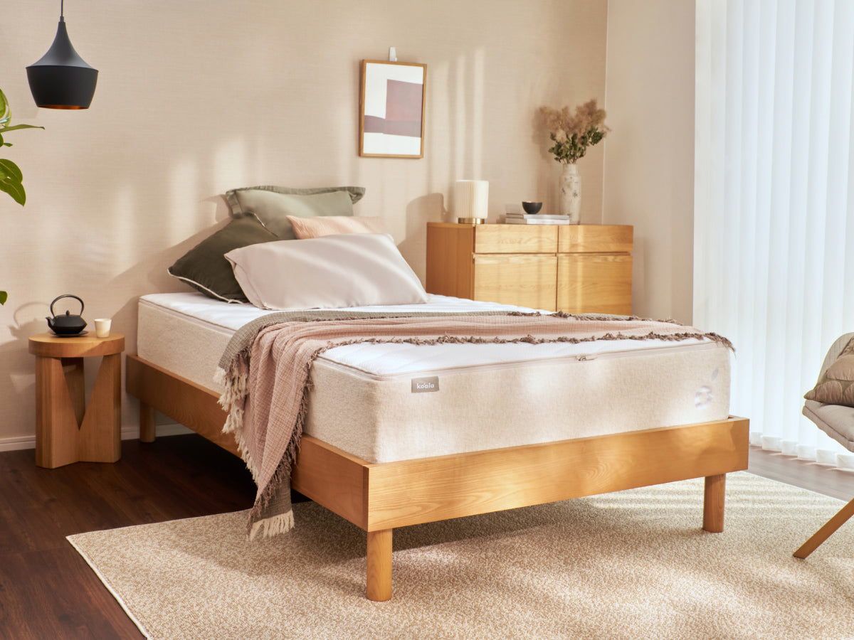 コアラアーバンベッドフレーム｜読書に最適なヘッドボード付き