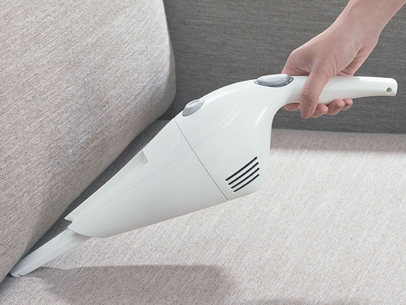 ニトリ、4,000円のシンプル設計のコードレスハンディークリーナー