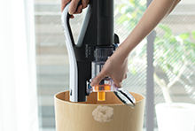 特長：使いやすい ： スティッククリーナー（コードレス式）PV-BL1H