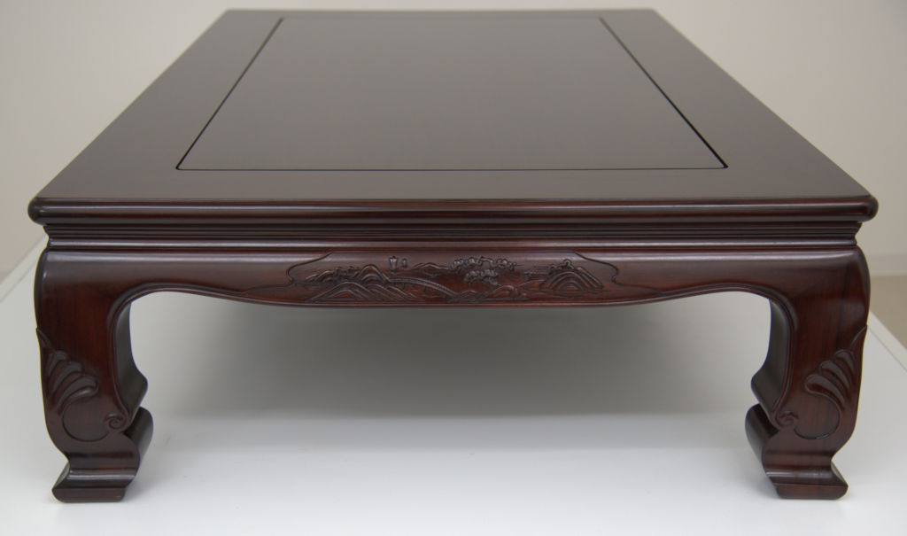 座敷机:紫檀 山水彫り 若葉足 no.1712 / 唐木家具OSAKA