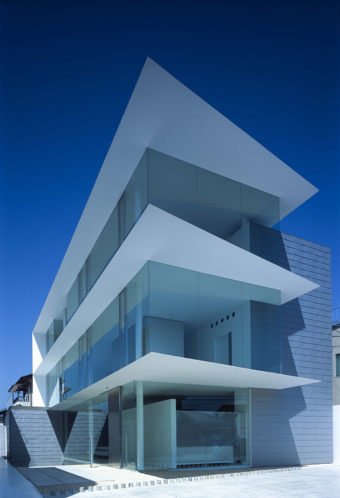 M-CLINIC｜クリニック｜ガレージハウス｜マクラーレン｜癒し｜ミニマル