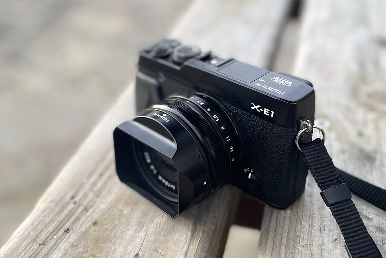 ファインダーのあるコンパクト機なら、あいかわらずFUJIFILMのX-E