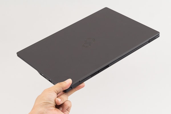富士通 LIFEBOOK WU2/C3［LIFEBOOK UH］ レビュー：重さ698g～の超軽量