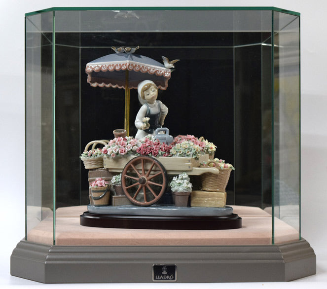 リヤドロ(LLADRO)「公園通りの花屋さん」磁器フィギュア 絵画買取