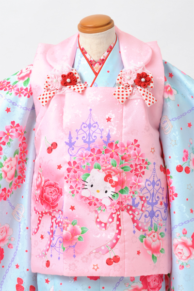 被布(ピンク・ハローキティ)着物(水色)｜着物レンタルあき (来店着付け