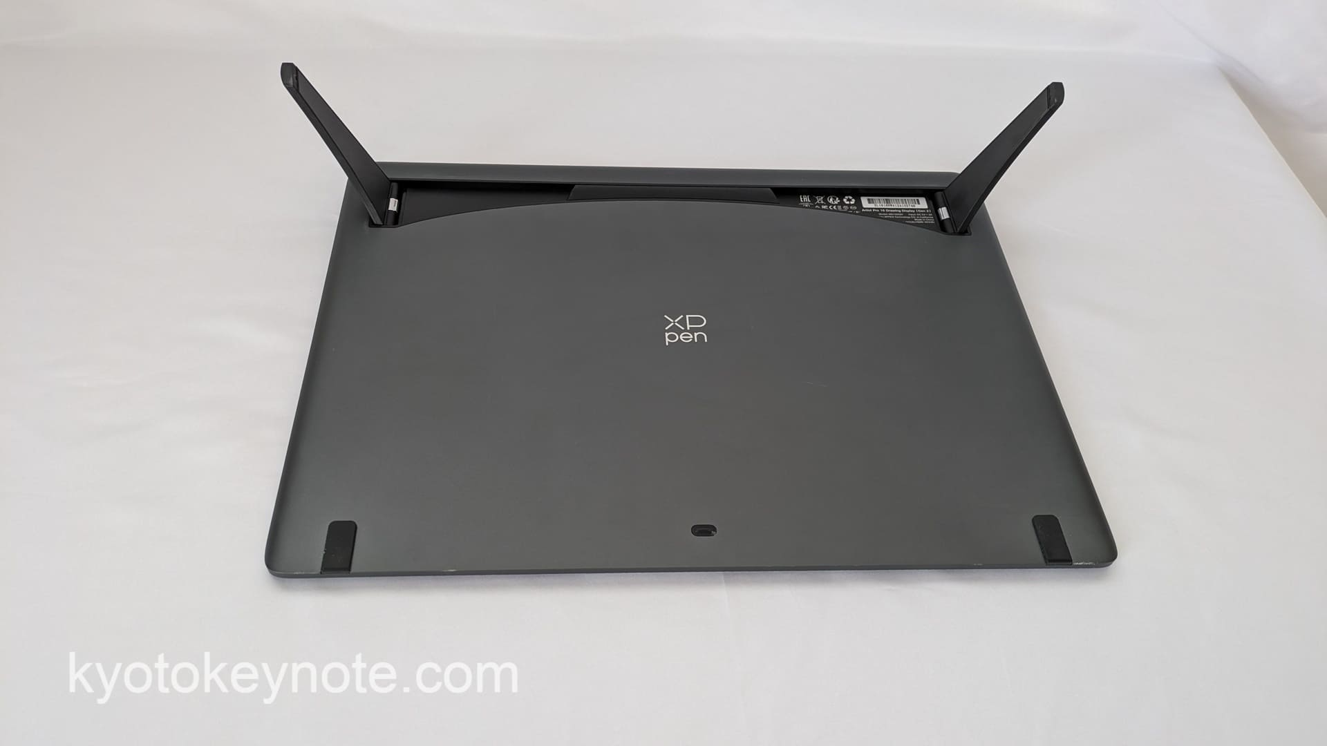 XP-Pen Artist Pro 16 (Gen2)を徹底レビュー！ 16:10の画面で縦長