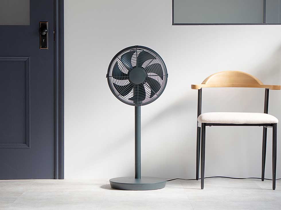 リビング扇風機DCモーターメタル調デザインKLF-3057 | コイズミ