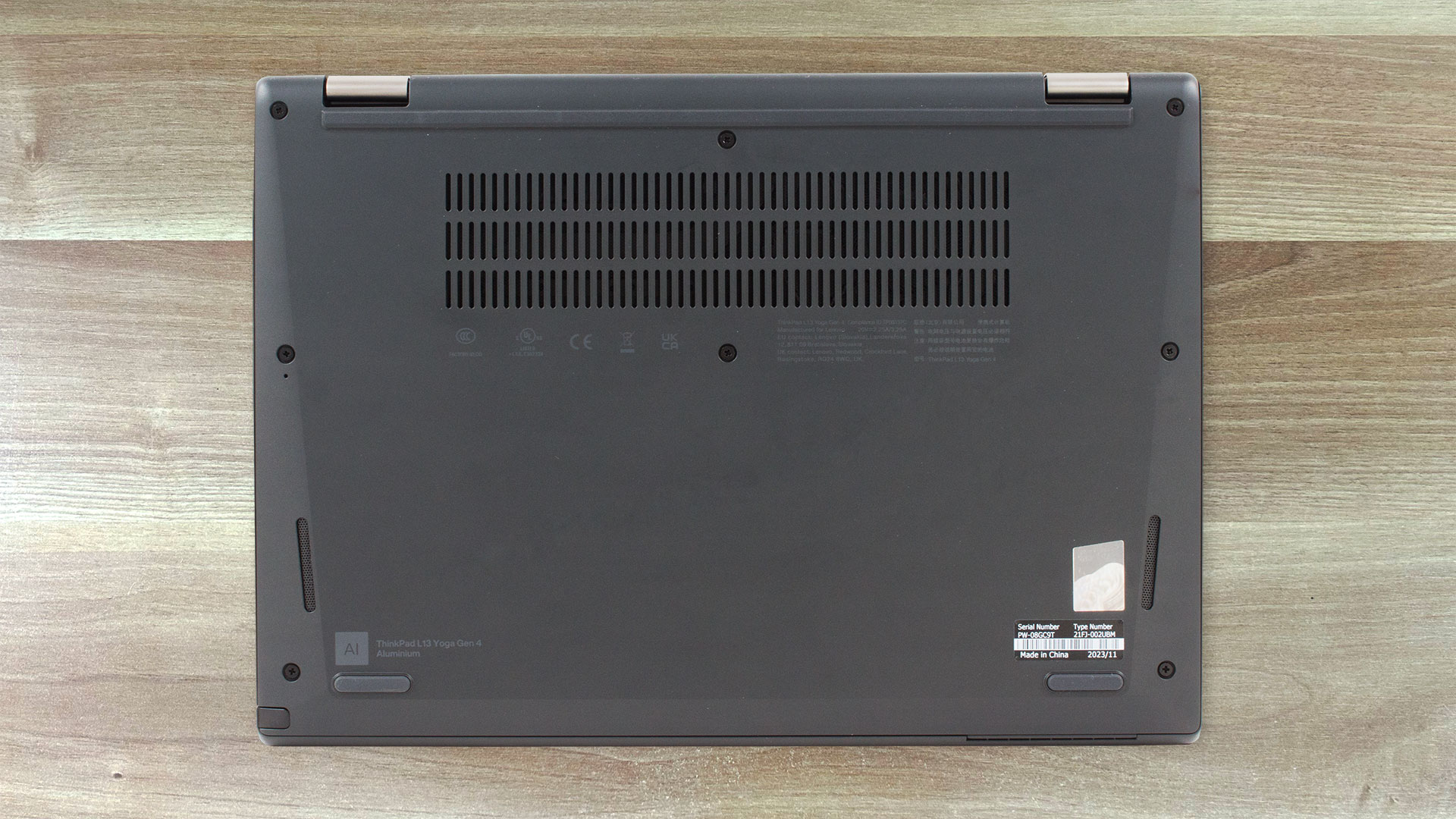 Lenovo ThinkPad L13 Yoga Gen 4 (Intel) レビュー - カラー精度の高い