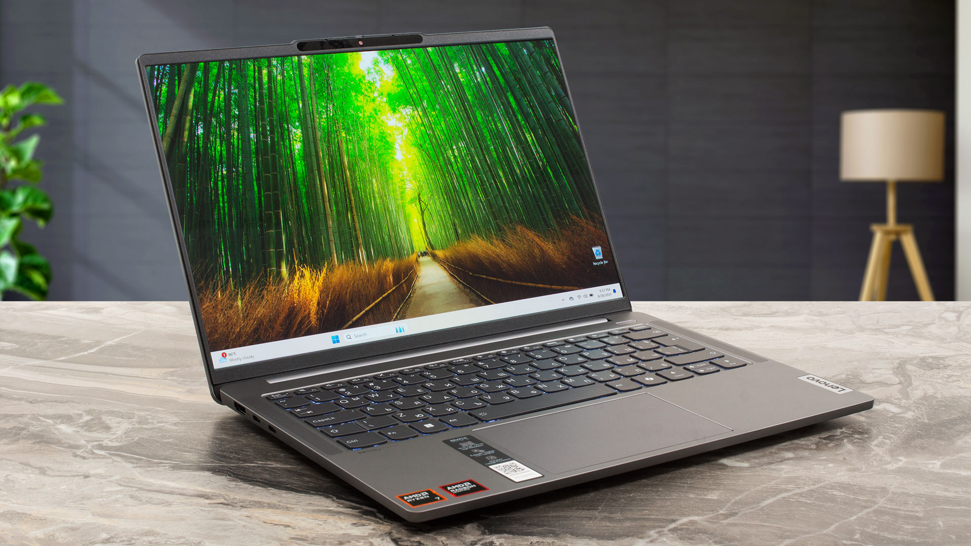 Lenovo IdeaPad Pro 5 14 Gen 9 (14AHP9)レビュー - 驚異的な有機ELと