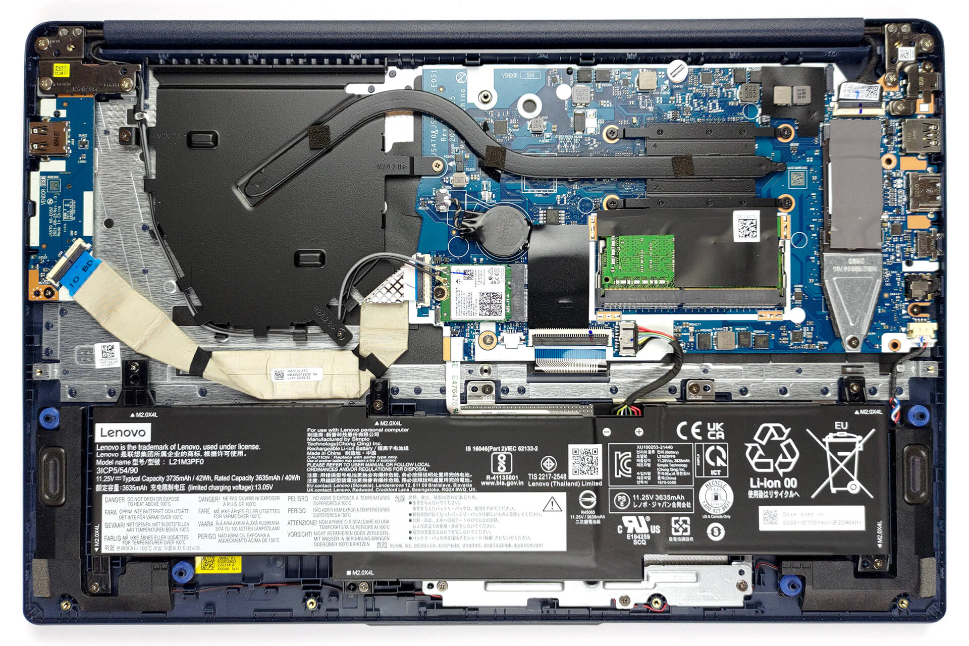 Lenovo IdeaPad 1（15インチ、2022年）を開く方法 - 分解および