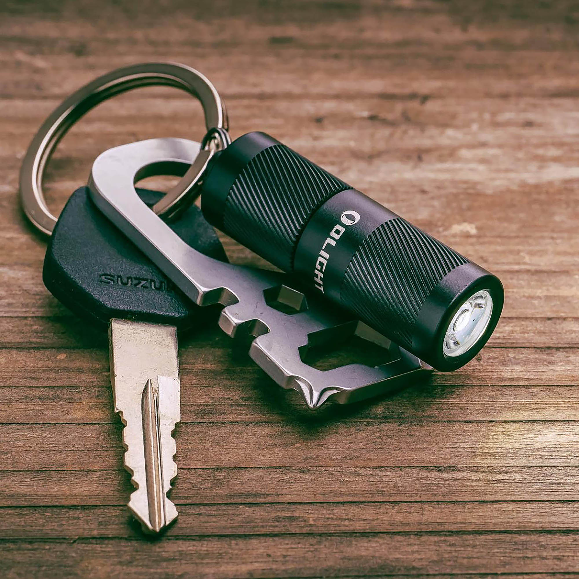 小型ライト I1R2 PRO [OLIGHT]