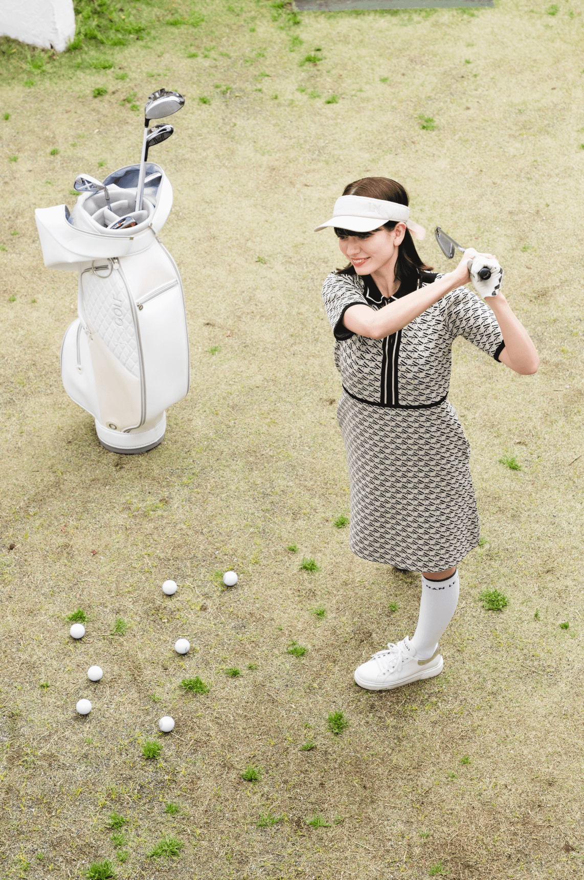 再販】Logo zip one-piece black – LE.NAN