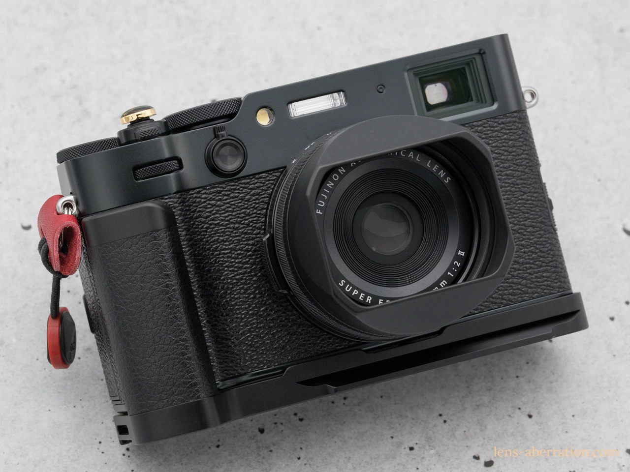 FUJIFILM X100VI】に使うアクセサリーのレビュー | 収差Love