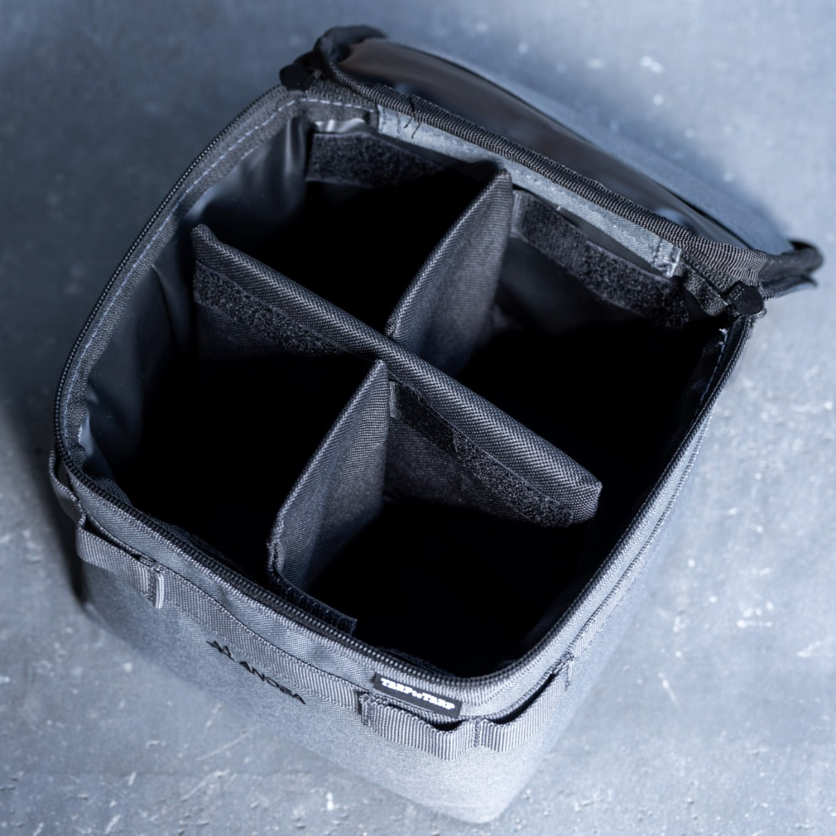 TARP GLASSコンテナ by ANOBA 4P – LOG