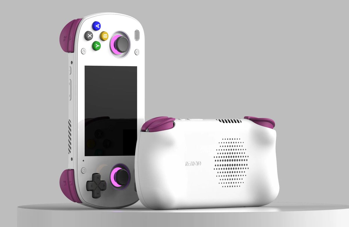 Retroid Pocket Mini is a handheld game console with a 3.7 inch HD