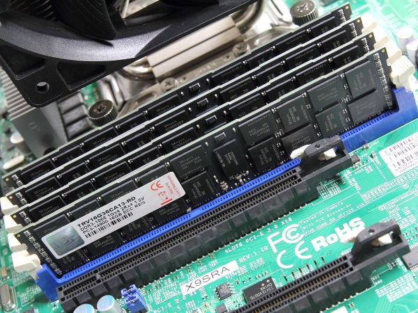 DDR3-1866動作の16GB ECC Registeredメモリを8枚差しで動かしてみまし