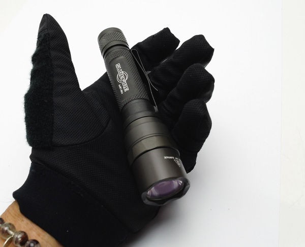 SUREFIRE E2L-A アウトドアーズマン 新型モデル : アカリセンター公式