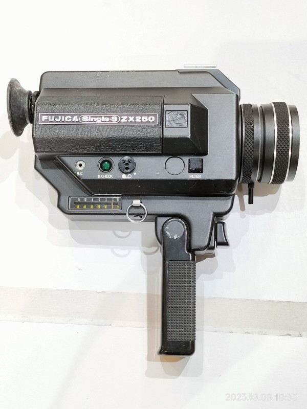 1975/昭和50/FUJICA/ZX250/Single8/シングル8/F1.2/折りたたみ式