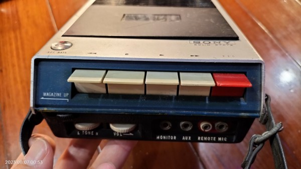 1966/昭和41/SONY/TC-100/TAPECORDER/マガジンマチック100/単2乾電池4