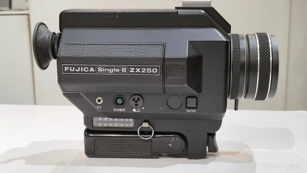 1975/昭和50/FUJICA/ZX250/Single8/シングル8/F1.2/折りたたみ式
