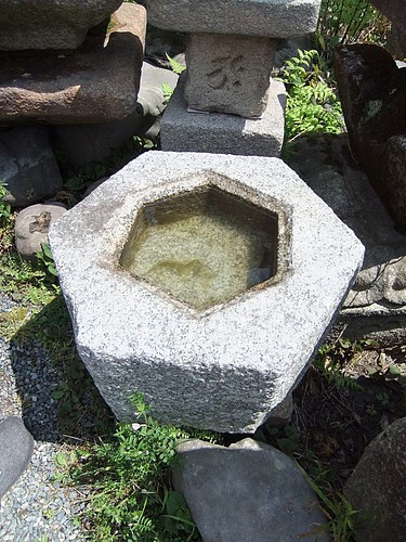 手水鉢 : 岩 崎 建 築 研 究 室 ・ 日 誌