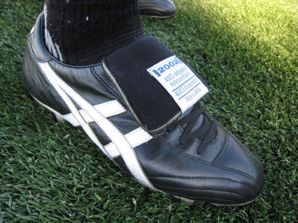 アシックス 2002 限定カラー 黒黄 : Kohei's BLOG サッカースパイク