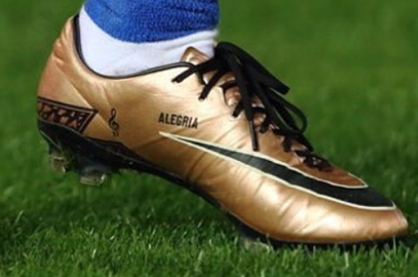 原口元気が特注スパイク「NIKE ヴェイパー12エリートPRO FG」を着用