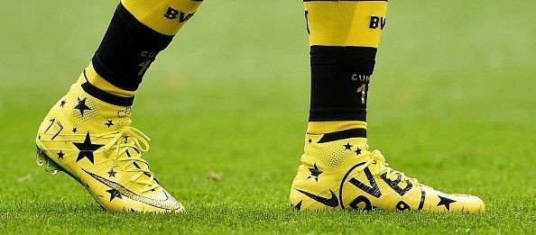 オーバメヤン カスタムスパイク (マーキュリアル) : Kohei's BLOG