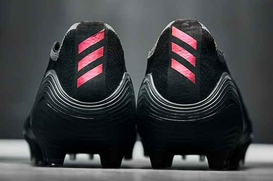 コパセンス.1のオールブラックの新色「SUPERSTEALTH PACK」が登場